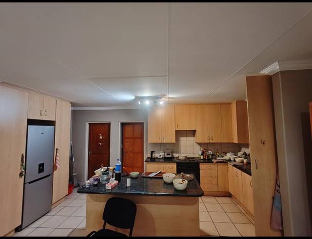 4 BEDROOM HOUSE FOR SALE IN SUNAIR PARK